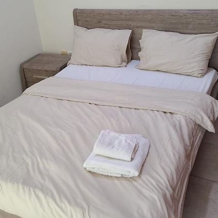 Appartamento Cozy 2Bhk Near To Dmcc Metro Station -505 Dubai Esterno foto