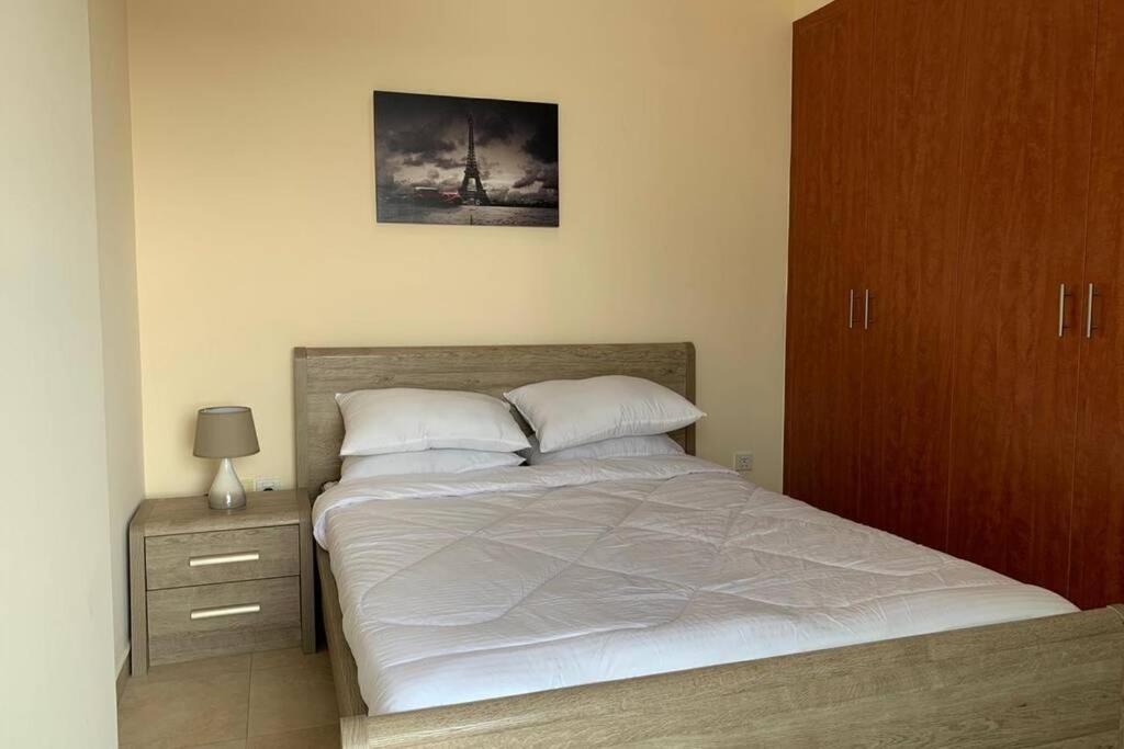 Appartamento Cozy 2Bhk Near To Dmcc Metro Station -505 Dubai Esterno foto