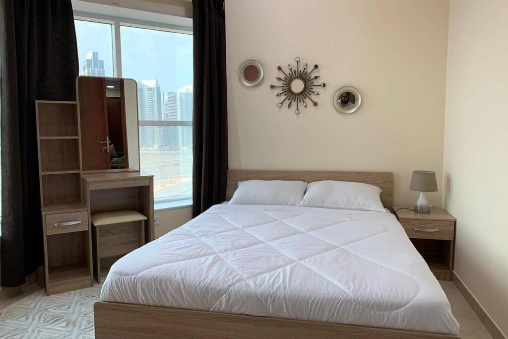 Appartamento Cozy 2Bhk Near To Dmcc Metro Station -505 Dubai Esterno foto