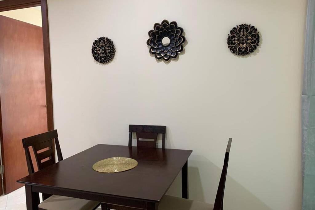 Appartamento Cozy 2Bhk Near To Dmcc Metro Station -505 Dubai Esterno foto