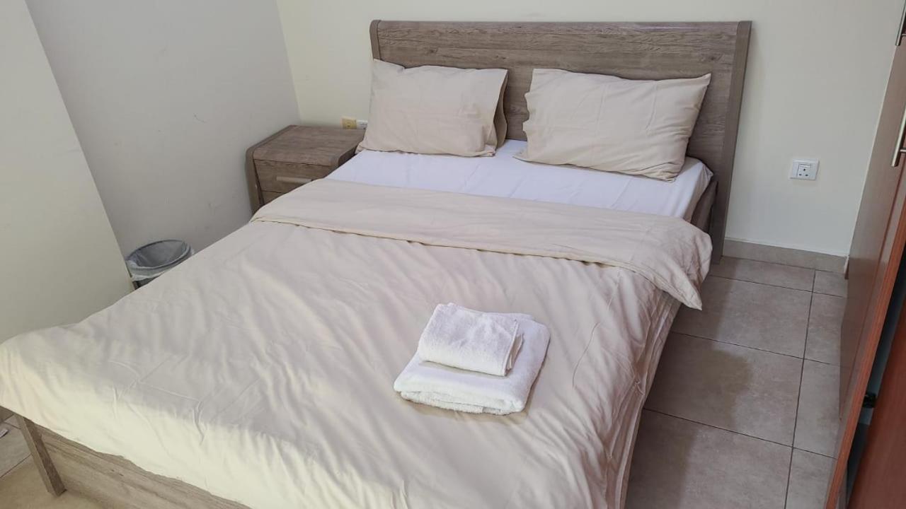 Appartamento Cozy 2Bhk Near To Dmcc Metro Station -505 Dubai Esterno foto