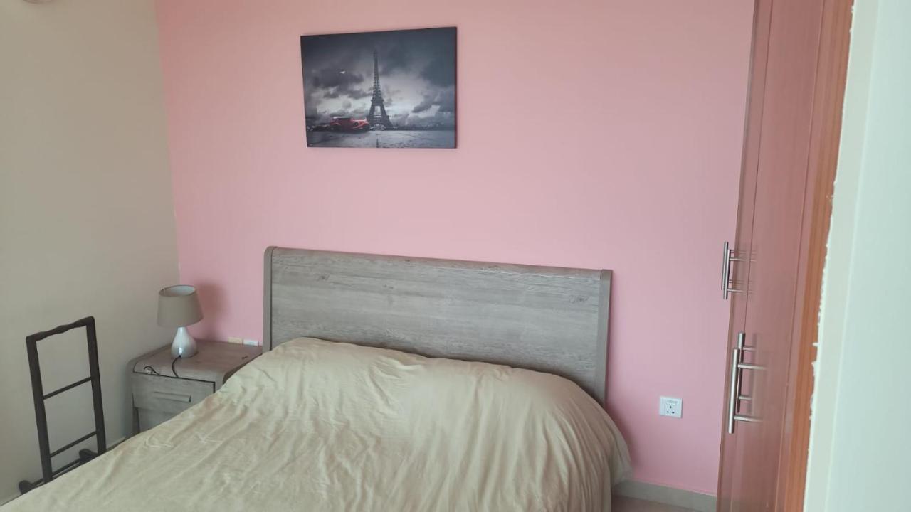 Appartamento Cozy 2Bhk Near To Dmcc Metro Station -505 Dubai Esterno foto